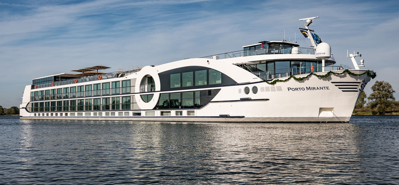 riviera-travel-offers-last-minute-wave-season-deals-on-european-river-cruises/