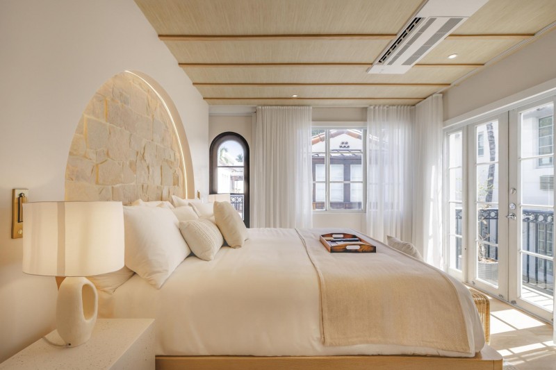 A New Versace Hotel And Restaurant Is Opening In Miami Beach