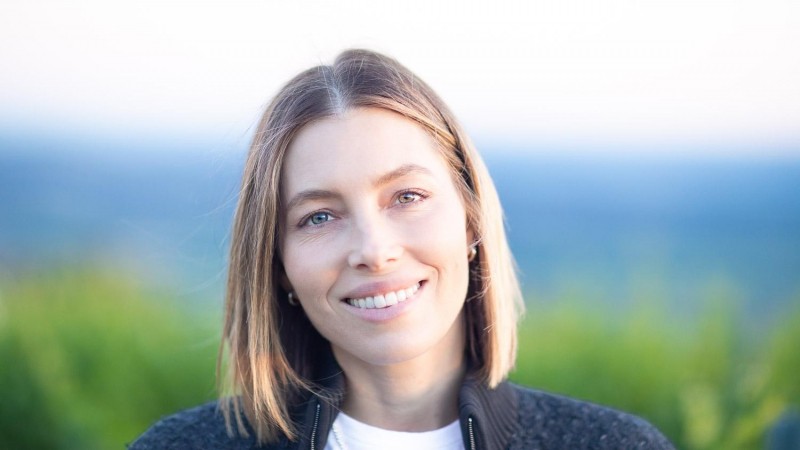 Drinking ‘Prophet & Poet’ Wines With Jessica Biel