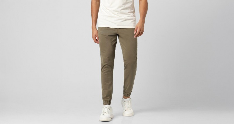Discover The Most Comfortable Travel Clothes For Men And Women In Summer 2025
