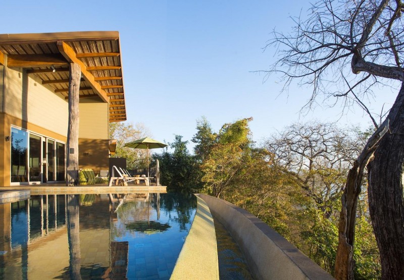 Why Wealthy Americans Are Ditching Fancy Hotels For Vacation Homes
