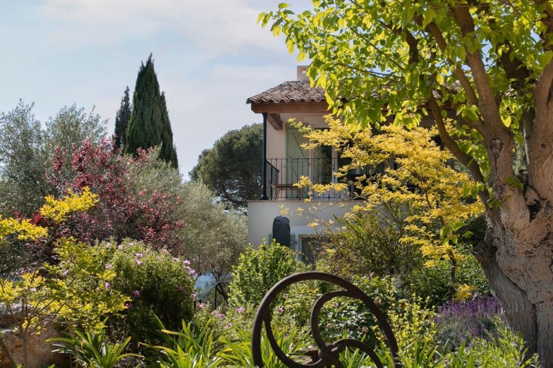 An Insider’s Guide To Lou Calen, Provence