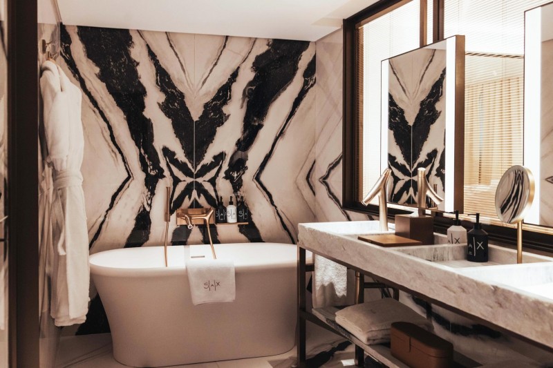 The Chic New Parisian Hotel With A Sexy Bar And Epic Eiffel Tower Views