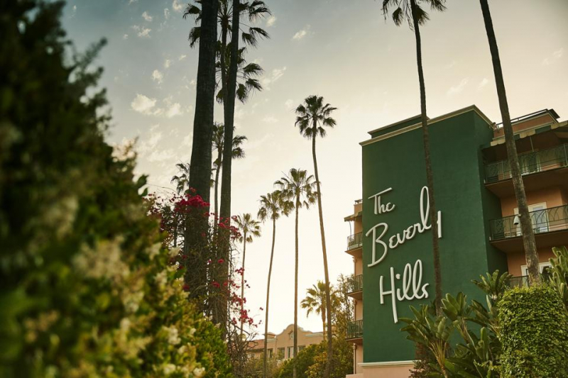 Experience Hollywood Glamour And Art At The Hotel Bel-Air